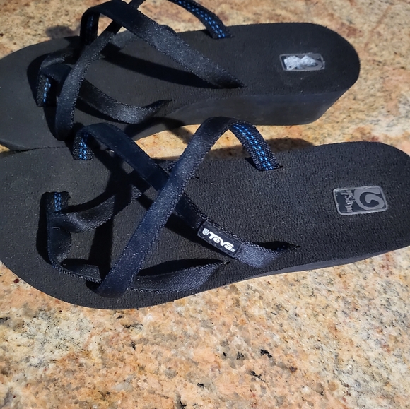 Sandals - Picture 2 of 4